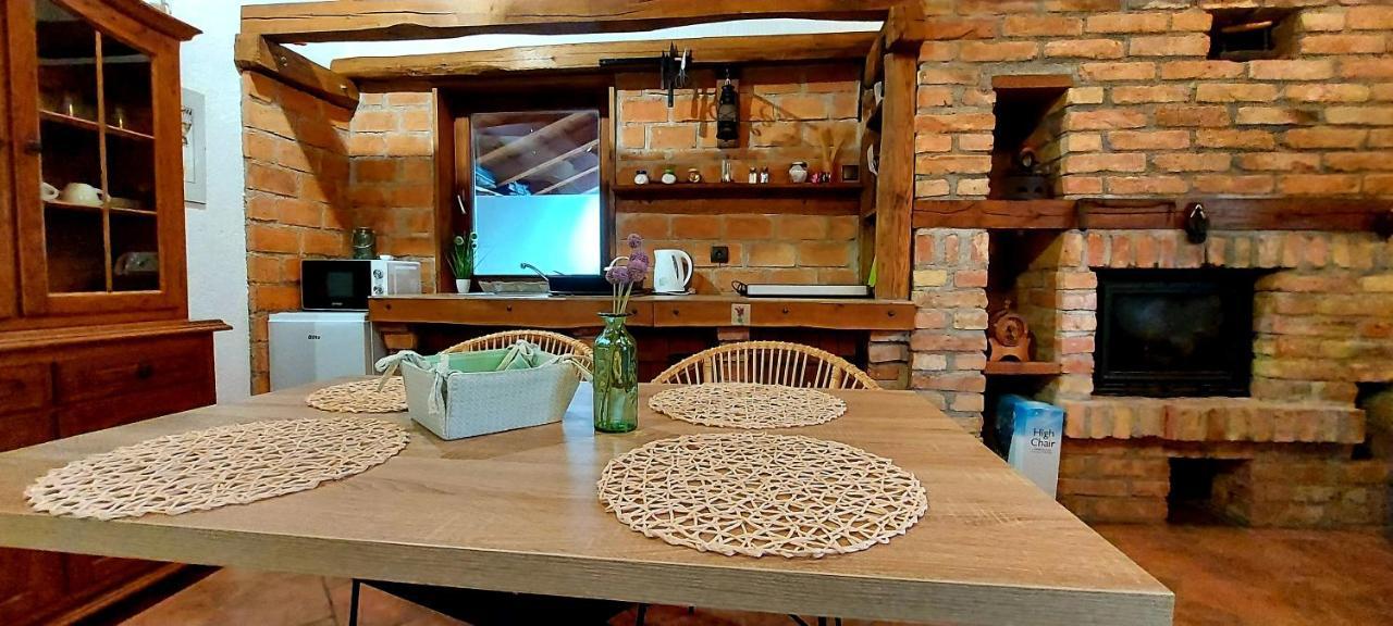 Studio Apartman Buteo Ястребарско Экстерьер фото